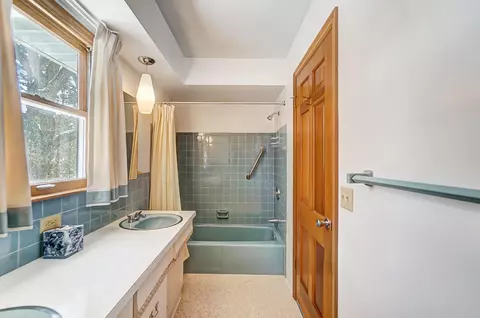Bath - 3688 Mann Rd, Blacklick, OH 43004 photo 6 of 8