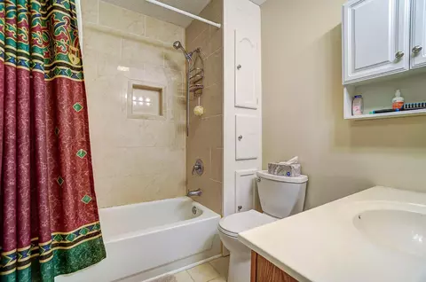 Bath - 3228 Needham Dr, Dublin, OH 43017 photo 2 of 3