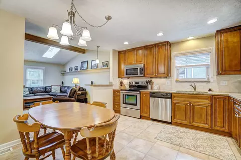 Kitchen - 3228 Needham Dr, Dublin, OH 43017 photo 2 of 4