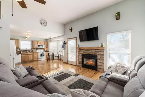 Living - 1343 Four Star Dr E, Galloway, OH 43119 photo 1 of 9