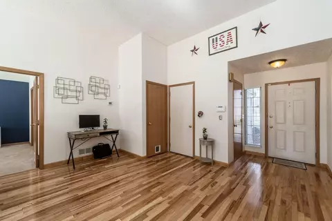 Living - 1343 Four Star Dr E, Galloway, OH 43119 photo 7 of 9