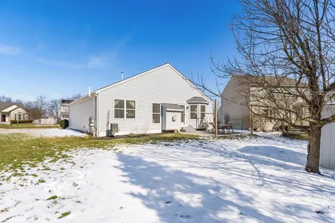 Exterior - 1343 Four Star Dr E, Galloway, OH 43119 photo 4 of 5