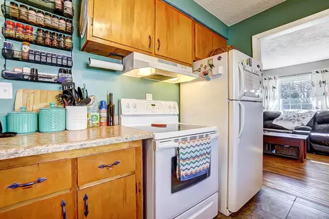 Kitchen - 4480 St Paris Pike, Springfield, OH 45504 photo 4 of 5