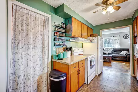 Kitchen - 4480 St Paris Pike, Springfield, OH 45504 photo 3 of 5