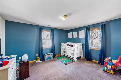 Bedroom - 653 Owens Rd W, Marion, OH 43302 photo 7 of 8
