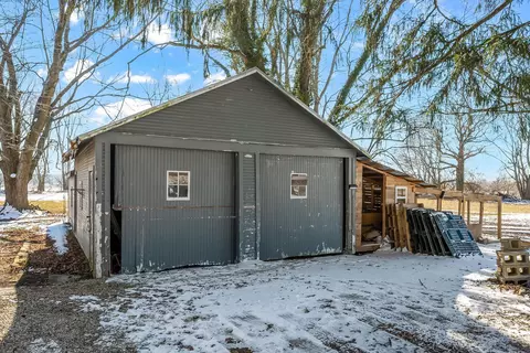 Exterior - 653 Owens Rd W, Marion, OH 43302 photo 4 of 6