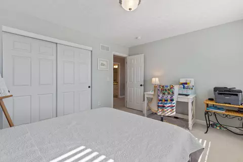 Bedroom - 6924 Zane Trail Rd, Circleville, OH 43113 photo 6 of 7