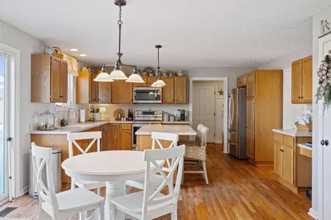 Kitchen - 6924 Zane Trail Rd, Circleville, OH 43113 photo 2 of 7