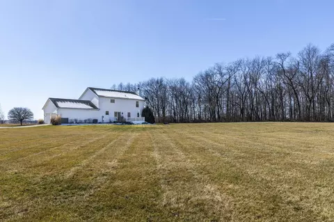Exterior - 6924 Zane Trail Rd, Circleville, OH 43113 photo 8 of 14