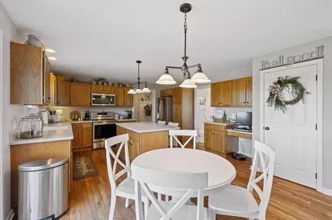 Kitchen - 6924 Zane Trail Rd, Circleville, OH 43113 photo 3 of 7