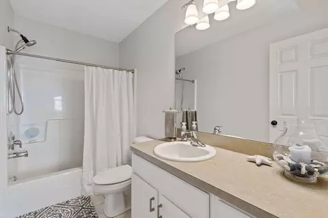 Bath - 6924 Zane Trail Rd, Circleville, OH 43113 photo 6 of 6