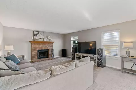 Living - 6924 Zane Trail Rd, Circleville, OH 43113 photo 4 of 8