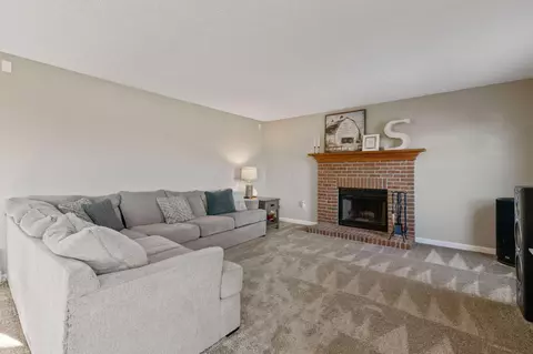 Living - 6924 Zane Trail Rd, Circleville, OH 43113 photo 5 of 8