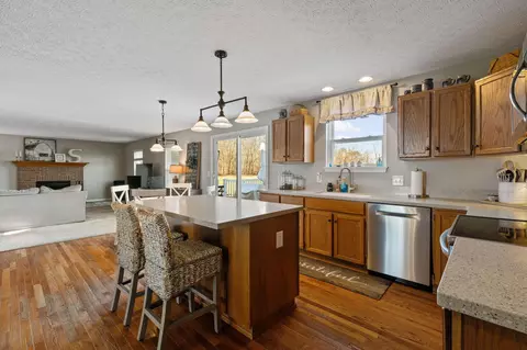 Kitchen - 6924 Zane Trail Rd, Circleville, OH 43113 photo 5 of 7