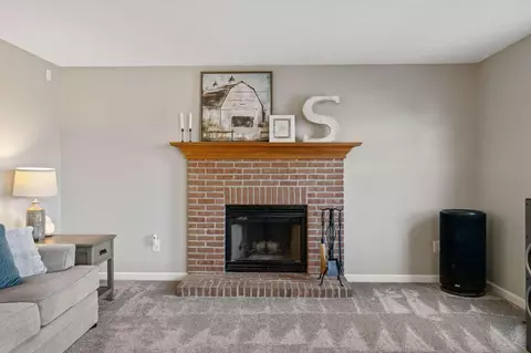 Living - 6924 Zane Trail Rd, Circleville, OH 43113 photo 6 of 8