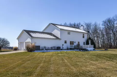 Exterior - 6924 Zane Trail Rd, Circleville, OH 43113 photo 9 of 14