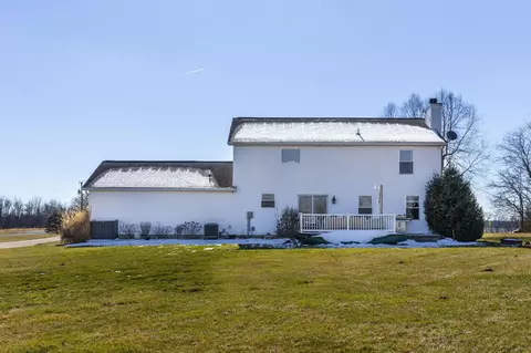 Exterior - 6924 Zane Trail Rd, Circleville, OH 43113 photo 10 of 14