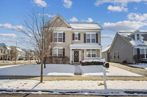 5477 Rainbow Falls St, Dublin, OH 43016