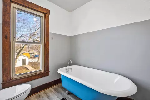 Bath - 204 E Fairground St, Marion, OH 43302 photo 4 of 4