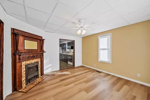 Living - 204 E Fairground St, Marion, OH 43302 photo 1 of 2