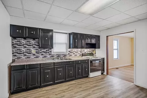 Kitchen - 204 E Fairground St, Marion, OH 43302 photo 3 of 3