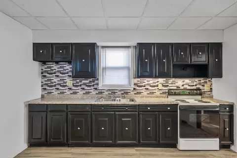 Kitchen - 204 E Fairground St, Marion, OH 43302 photo 1 of 3