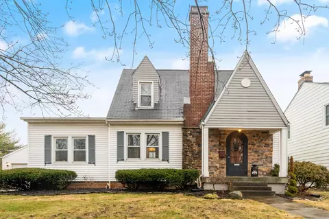 860 Chelsea Ave, Columbus, OH 43209