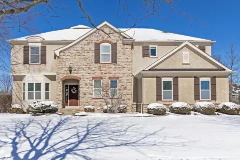 8901 Creighton Dr, Powell, OH 43065
