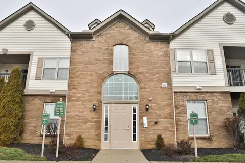 693 Hidden Springs Dr, Lewis Center, OH 43035
