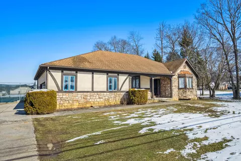 2330 Mccutcheon Rd, Columbus, OH 43219