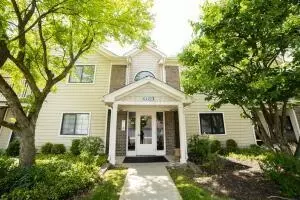 6705 Meadow Creek Dr #205, Columbus, OH 43235