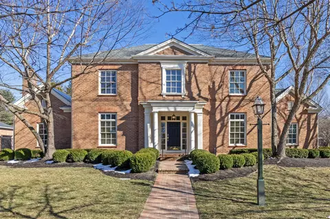 3760 E Pembrooke Grn, New Albany, OH 43054