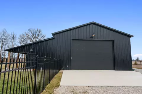 Exterior - 2000 Horseshoe Rd, Delaware, OH 43015 photo 17 of 26