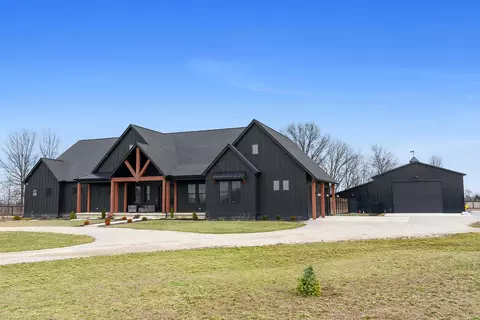 Exterior - 2000 Horseshoe Rd, Delaware, OH 43015 photo 3 of 26