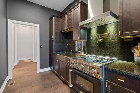 Kitchen - 2000 Horseshoe Rd, Delaware, OH 43015 photo 8 of 9