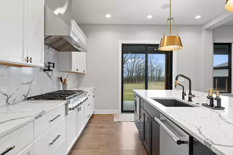 Kitchen - 2000 Horseshoe Rd, Delaware, OH 43015 photo 5 of 9