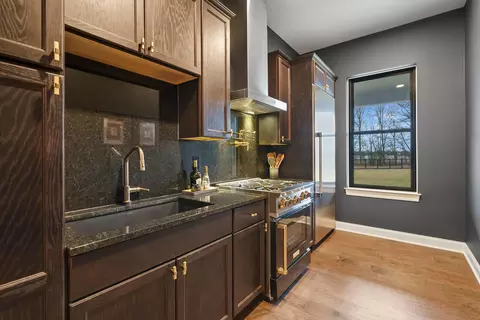 Kitchen - 2000 Horseshoe Rd, Delaware, OH 43015 photo 7 of 9
