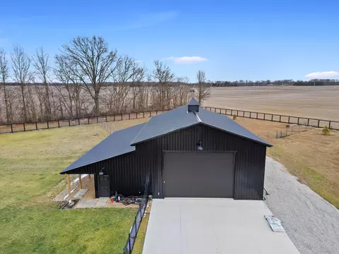 Exterior - 2000 Horseshoe Rd, Delaware, OH 43015 photo 23 of 26