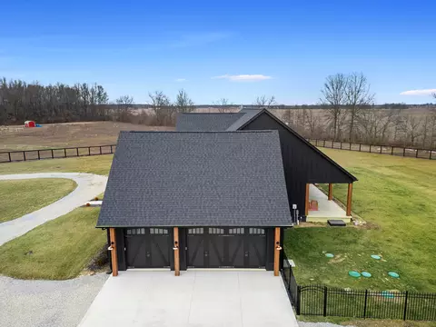 Exterior - 2000 Horseshoe Rd, Delaware, OH 43015 photo 22 of 26