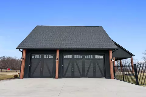 Exterior - 2000 Horseshoe Rd, Delaware, OH 43015 photo 14 of 26