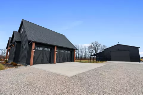 Exterior - 2000 Horseshoe Rd, Delaware, OH 43015 photo 15 of 26