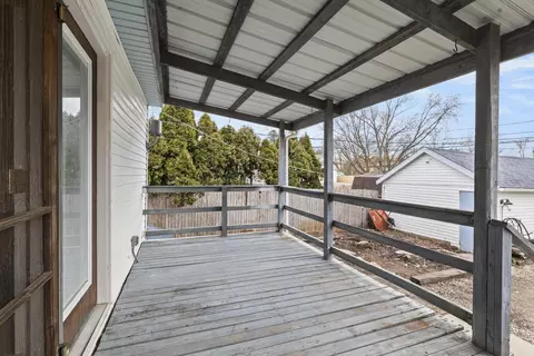 Exterior - 145 Pleasant St, Circleville, OH 43113 photo 3 of 6