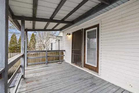 Exterior - 145 Pleasant St, Circleville, OH 43113 photo 4 of 6