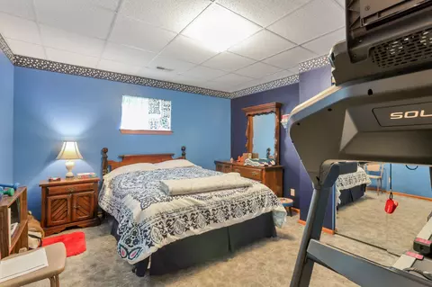 Bedroom - 21354 Griffith Rd, Logan, OH 43138 photo 6 of 8