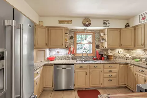 Kitchen - 21354 Griffith Rd, Logan, OH 43138 photo 3 of 7