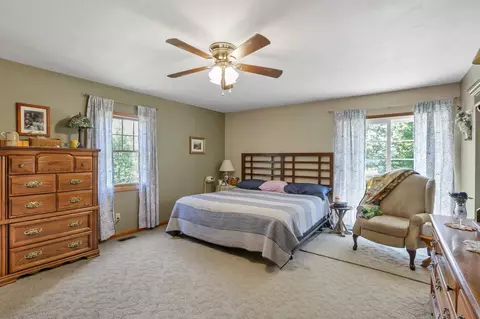 Bedroom - 21354 Griffith Rd, Logan, OH 43138 photo 3 of 8