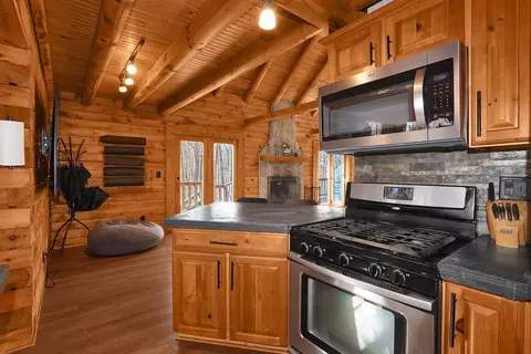 Kitchen - 12665 Middlefork Rd, Amanda, OH 43102 photo 2 of 3