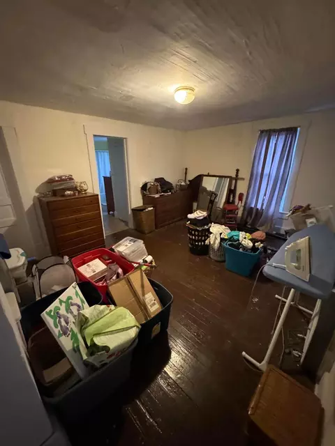 Living - 724-726 E 6th Ave, Lancaster, OH 43130 photo 5 of 5