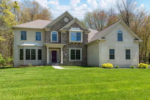 2998 Creekwood Estates Dr, Blacklick, OH 43004