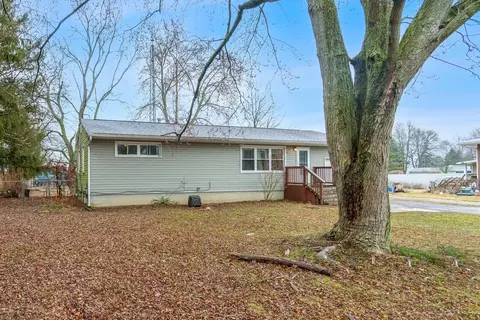 Exterior - 3076 Schell Dr, Marion, OH 43302 photo 3 of 7